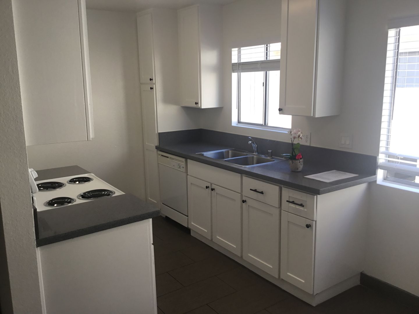 LOS ANGELES Apartment: 3555 SAWTELLE BLVD