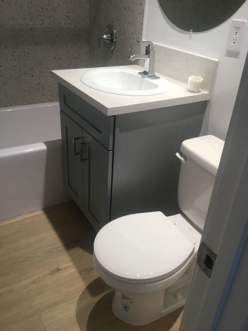 LOS ANGELES Apartment: 1632 BARRY AVE.