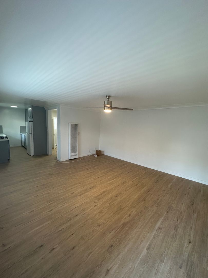 Los Angeles Apartment: 10751 Rose Ave.