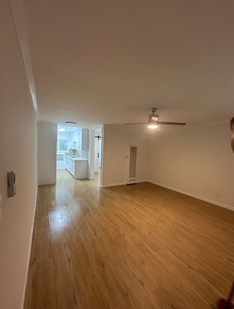 Los Angeles Apartment: 10751 Rose Ave.