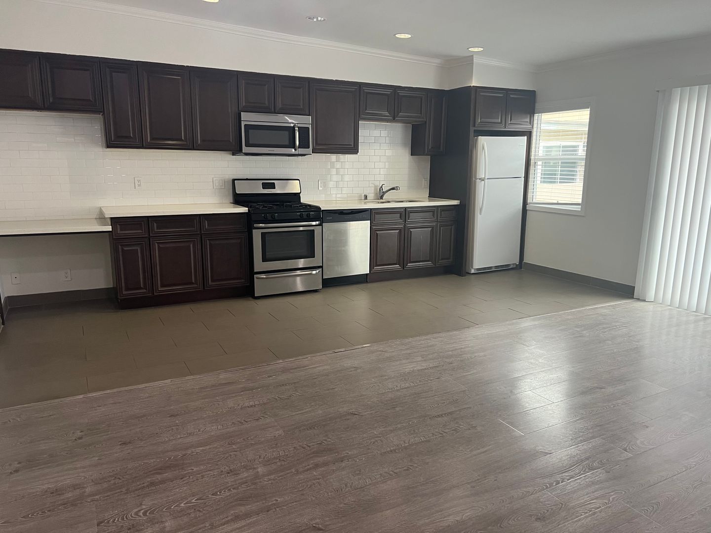 LOS ANGELES Apartment: 11601 GORHAM AVE