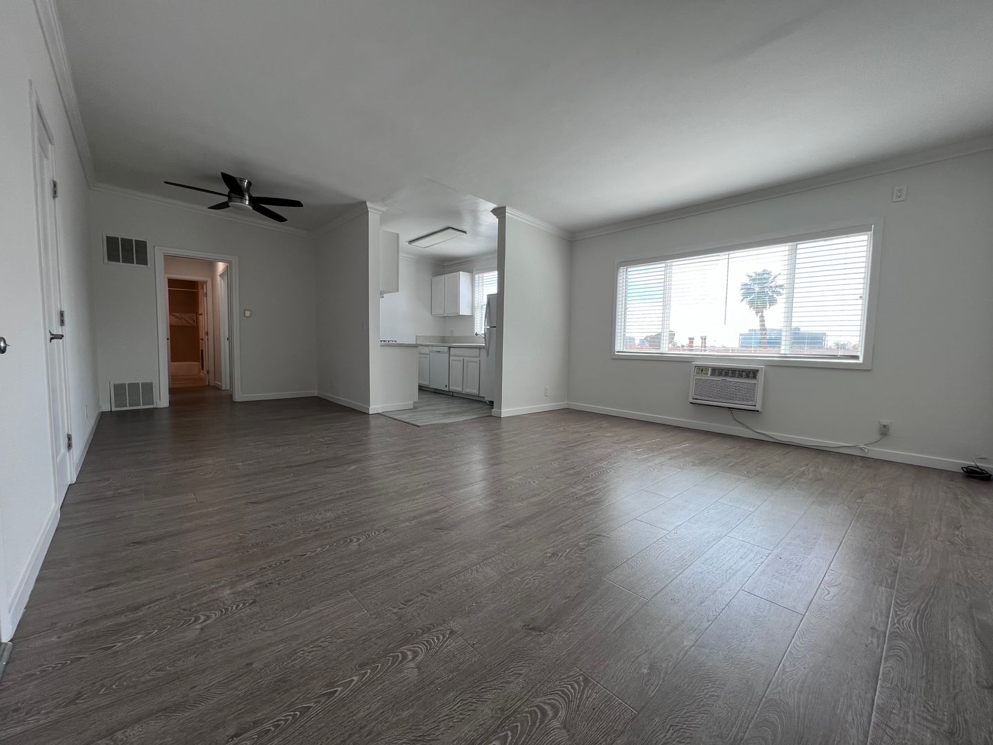 LOS ANGELES Apartment: 11601 GORHAM AVE