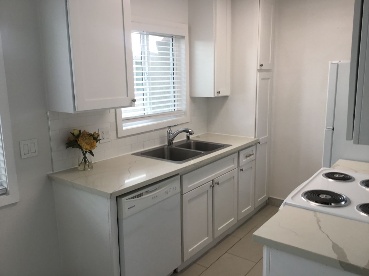 LOS ANGELES Apartment: 3555 SAWTELLE BLVD