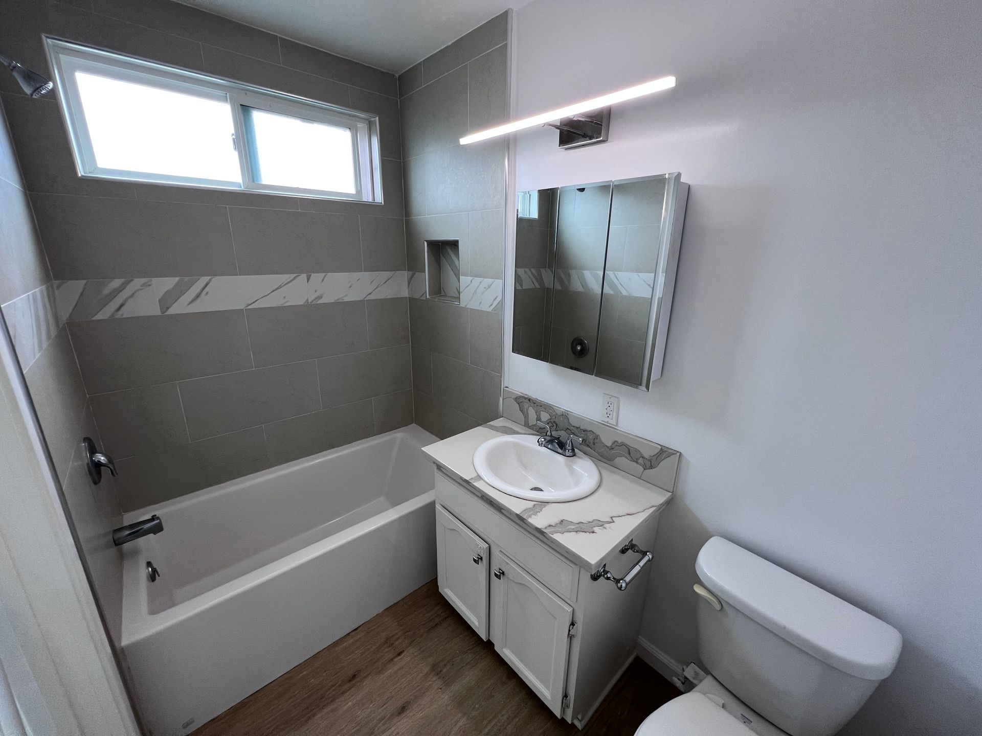 LOS ANGELES Apartment: 1946-1954 SOUTH BEDFORD STREET