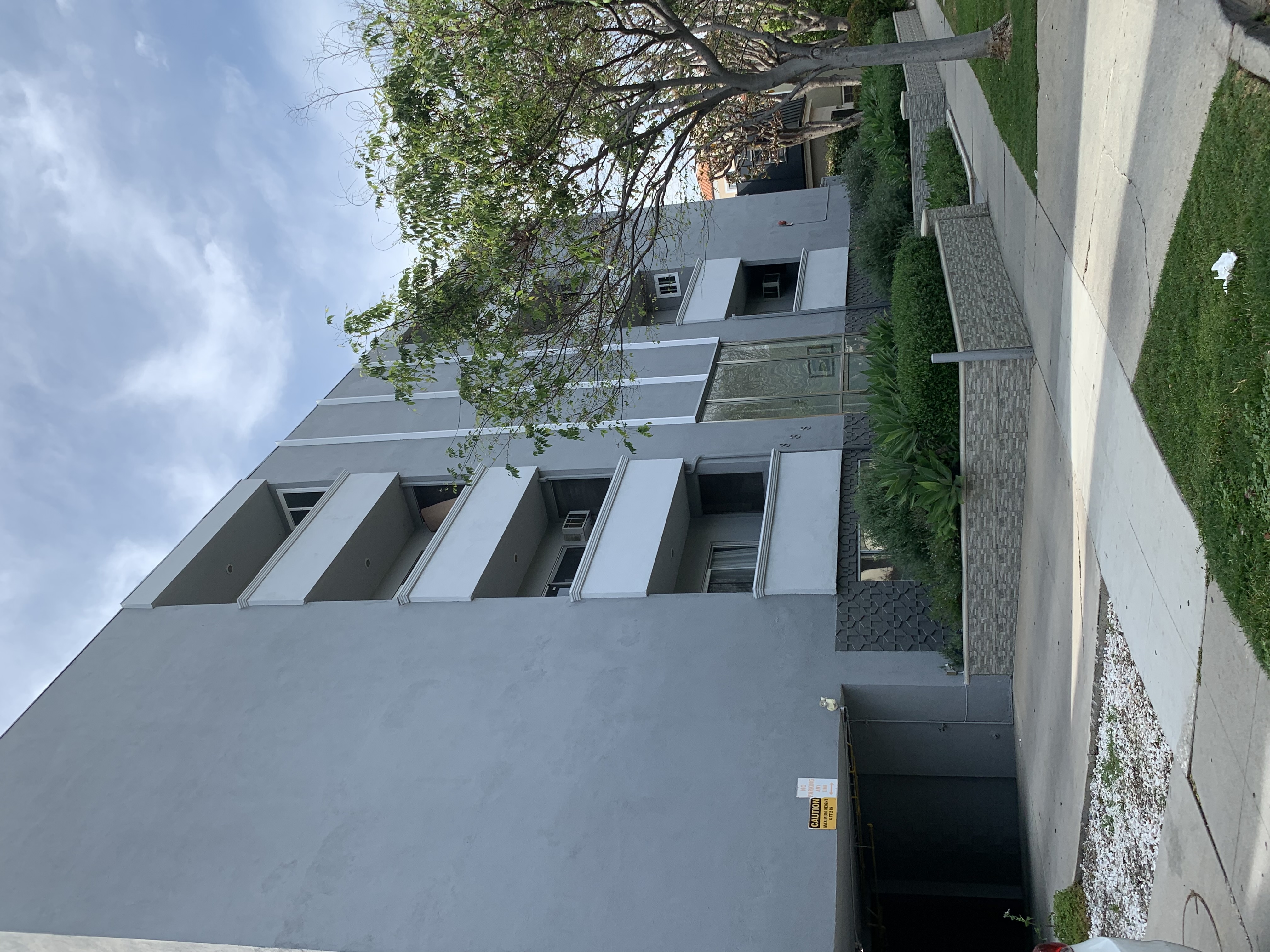 401-333 S. REEVES DR. 3 of 12