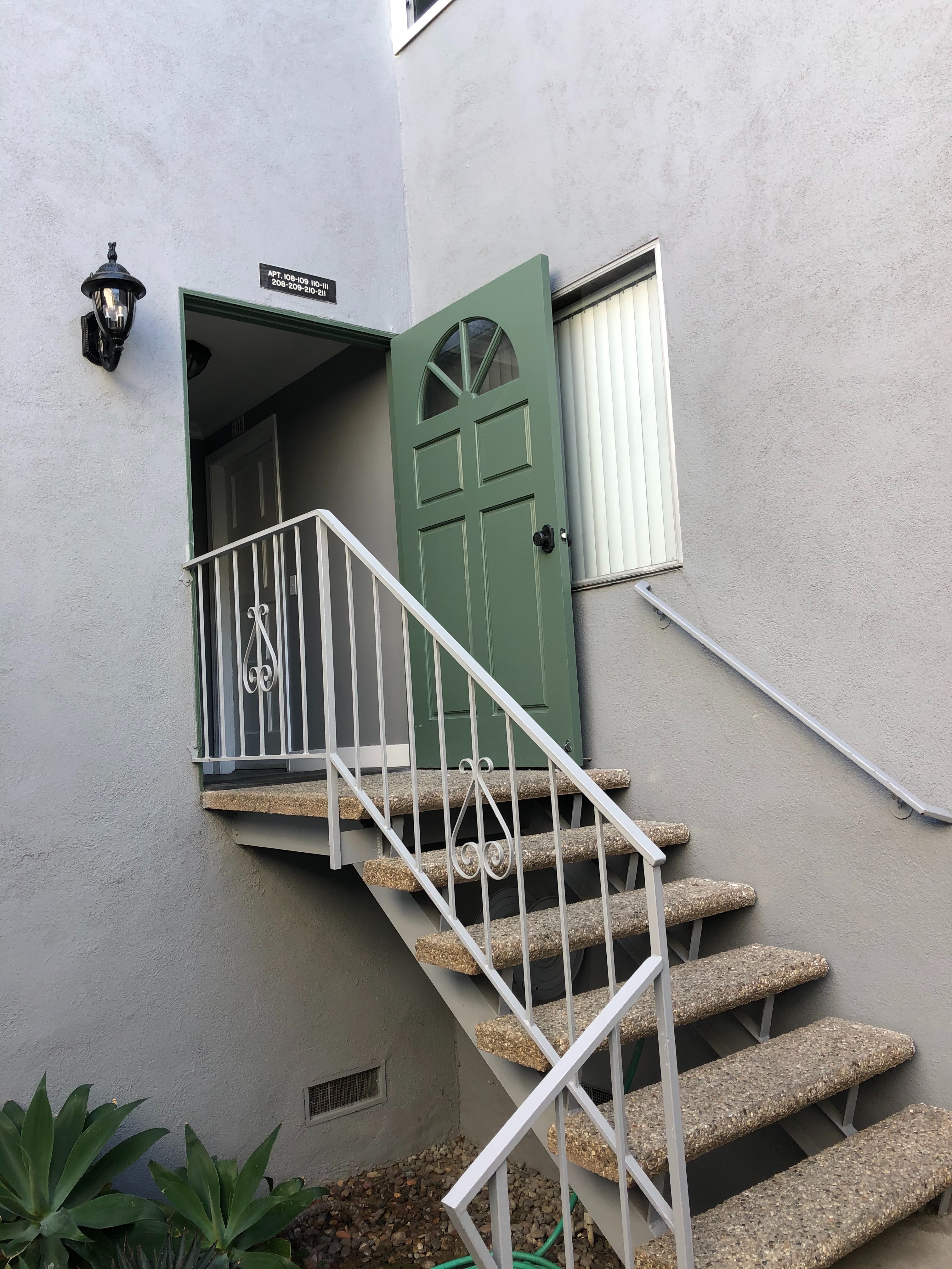 601-11011 PALMS 2 of 12