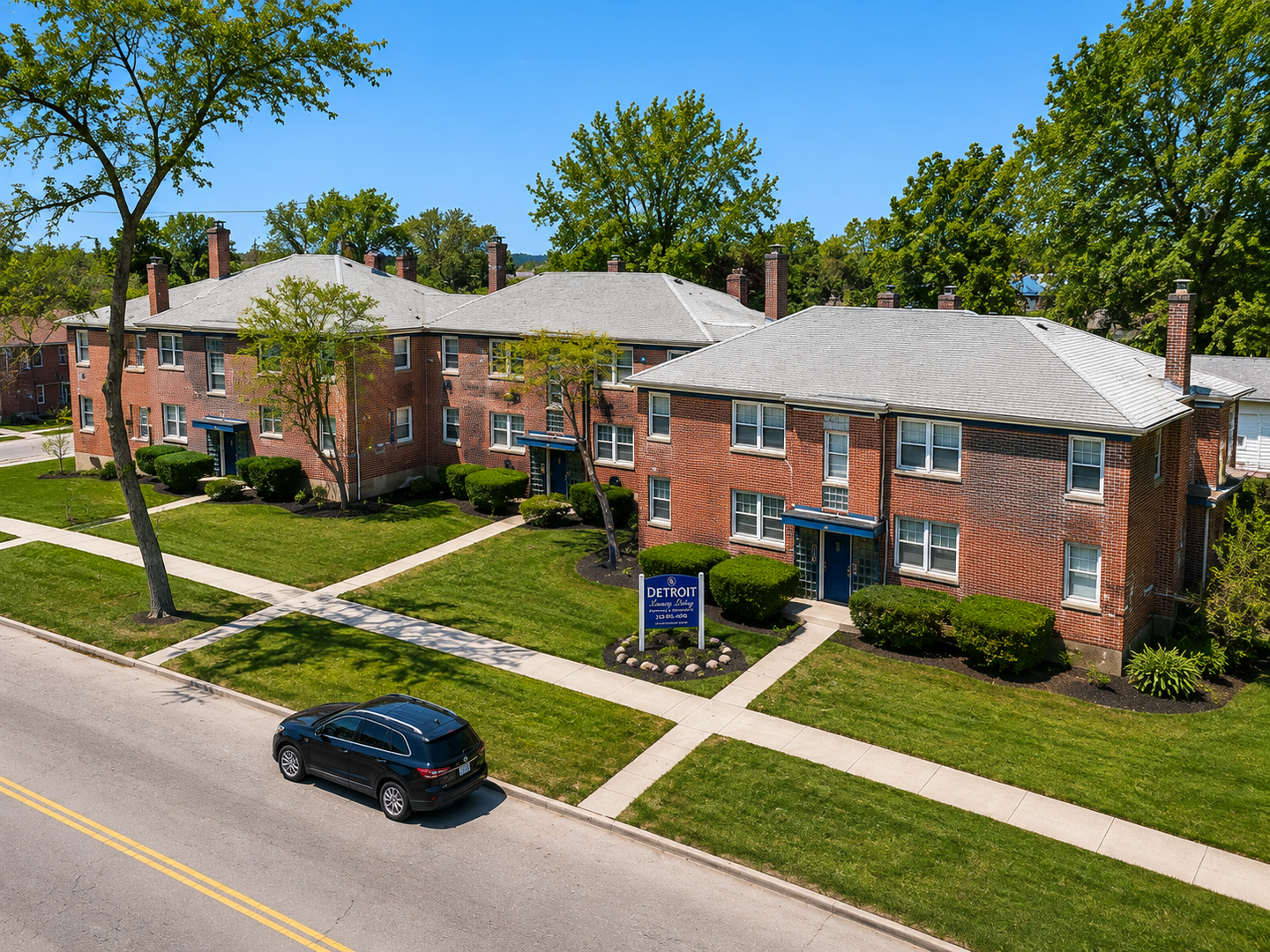 Detroit Luxury Living Apartments 11 of 12