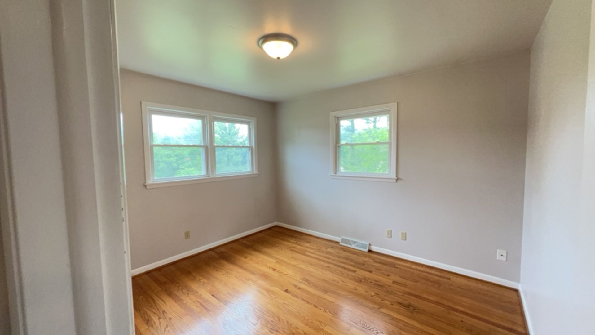 Roanoke Apartment: 3645-3647 Oaklawn Avenue, NW