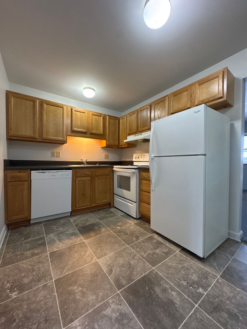 Roanoke Apartment: 717 Sterling Rd. SW