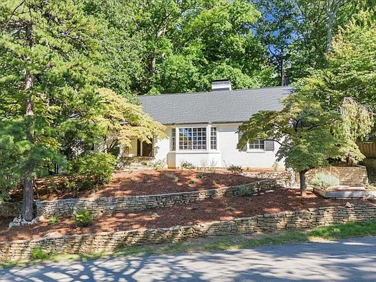 Roanoke House: 3162 Stoneridge Road SW