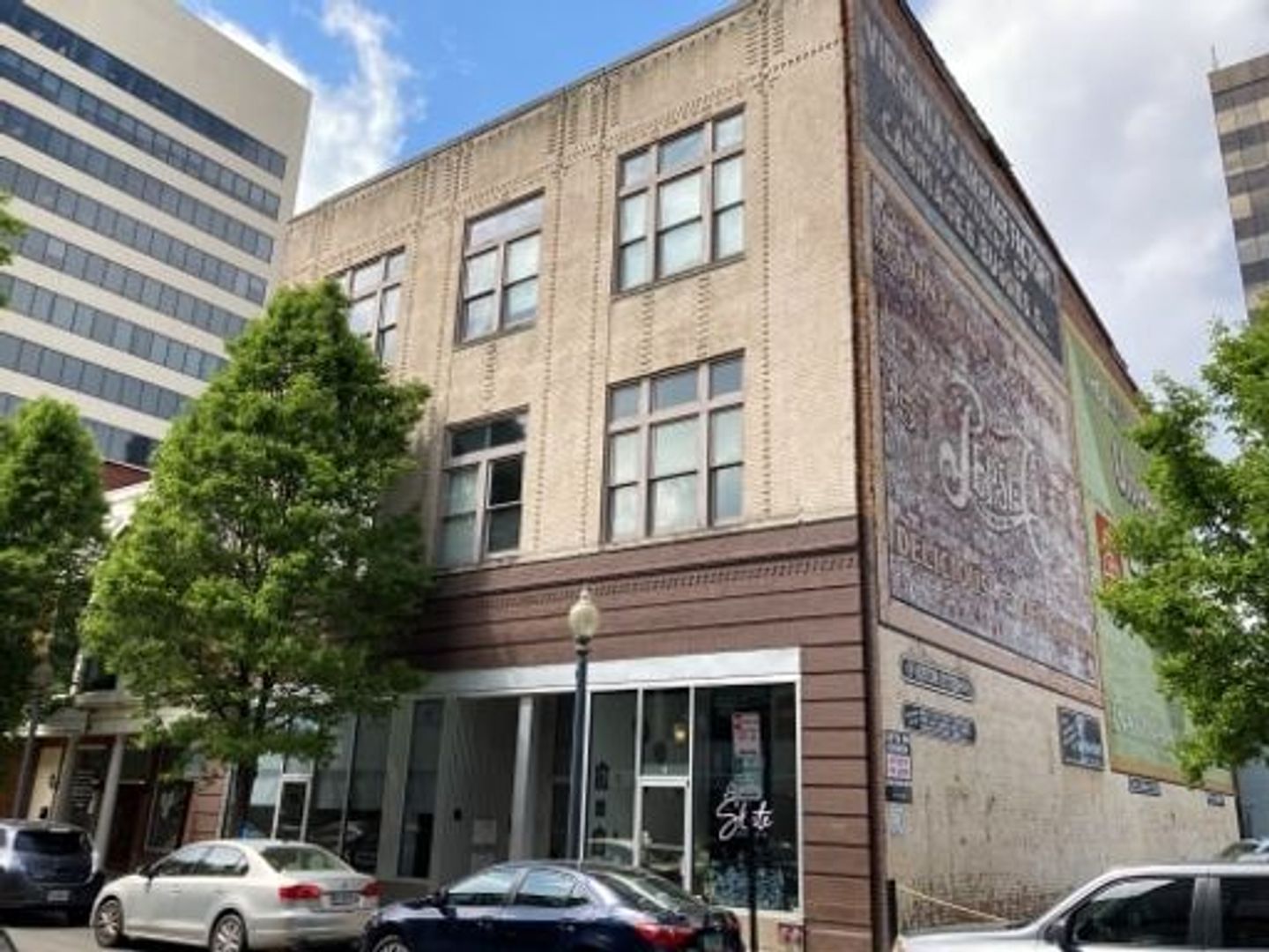 Roanoke Apartment: 17 Church Avenue, SW