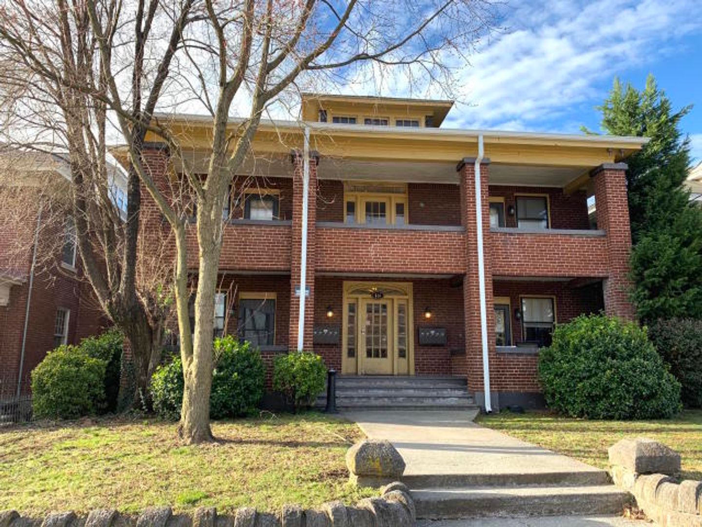 Roanoke Apartment: 618 Day Avenue, SW
