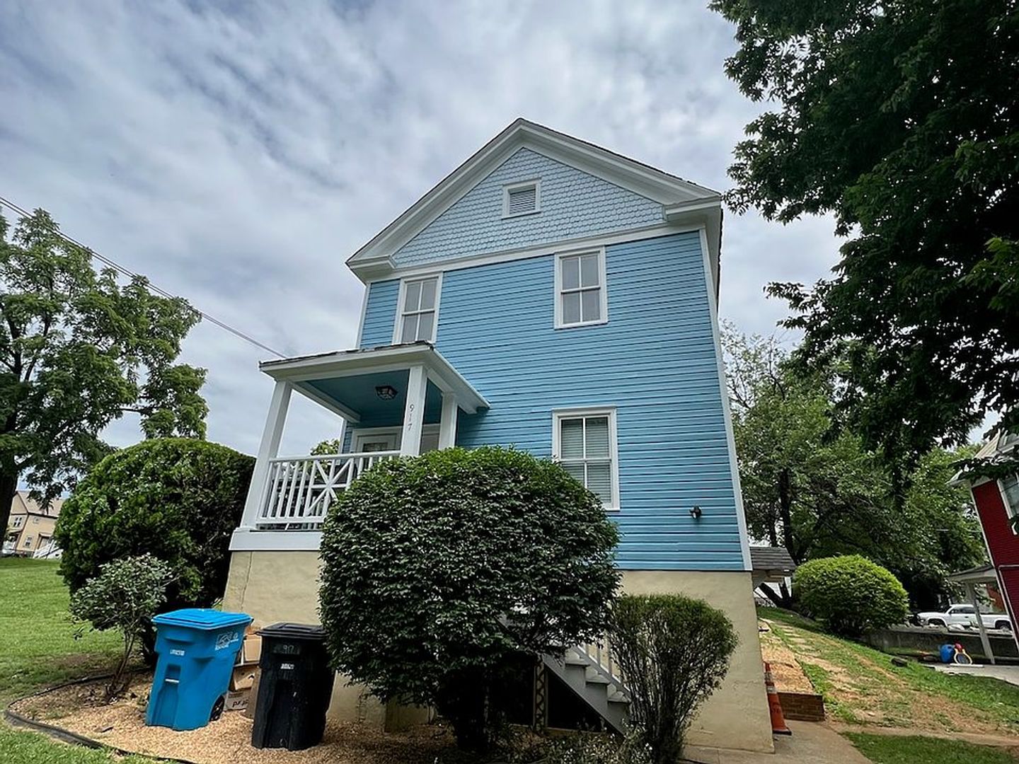 Roanoke Apartment: 917 Campbell Ave SW