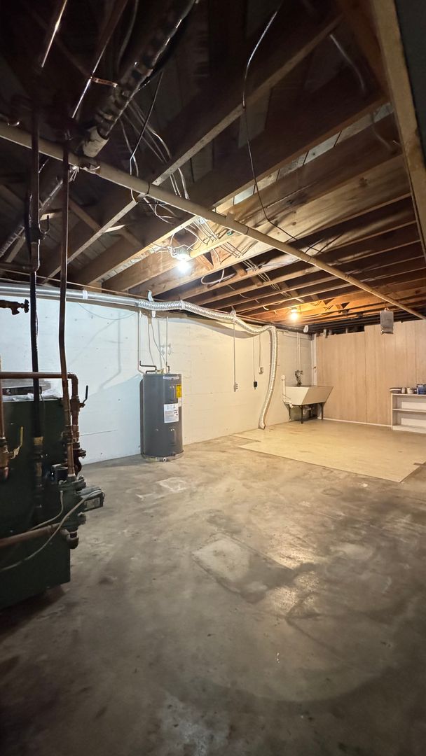 Roanoke House: 3120 Stoneridge Road, SW