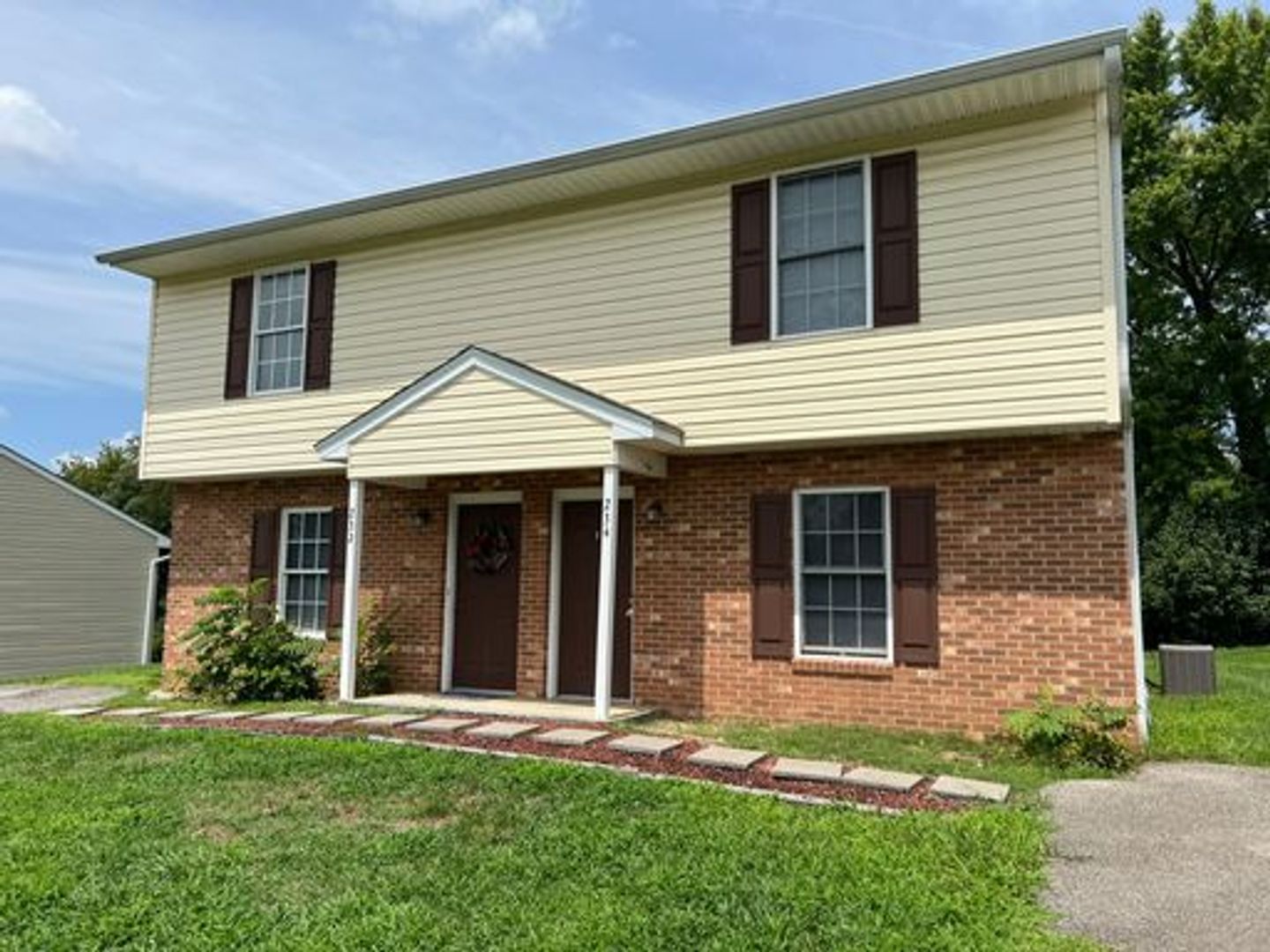Vinton Apartment: 220-240 East Augusta Avenue