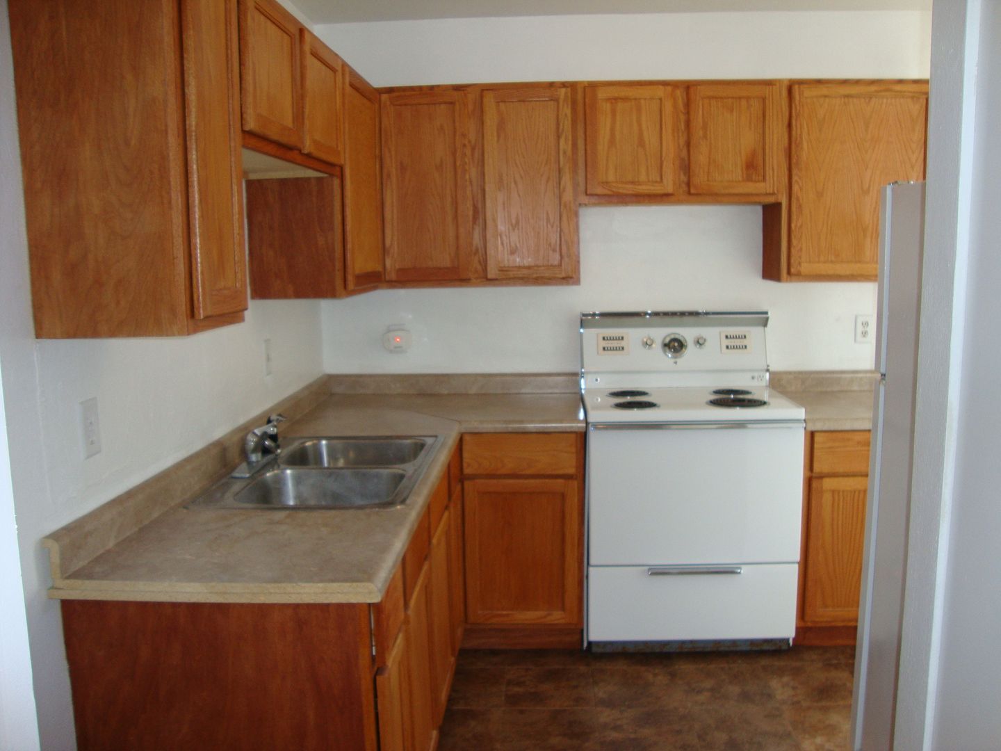 Edgerton Apartment: 18 N. Broadway St.