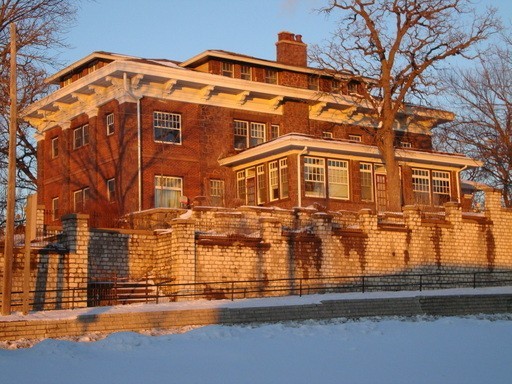 Edgerton Apartment: 1 N.Catlin