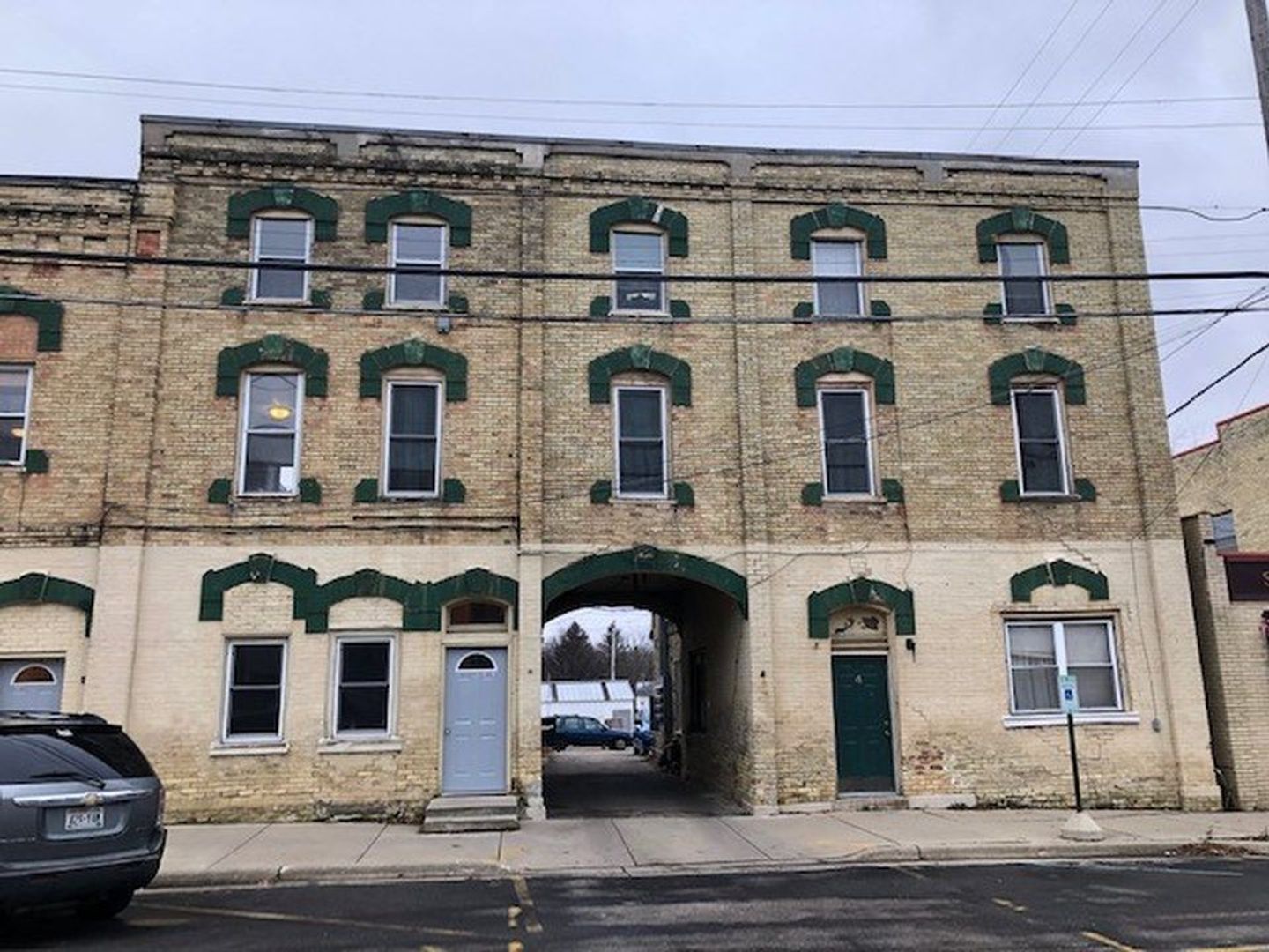 Sharon Apartment: 205 Baldwin St.