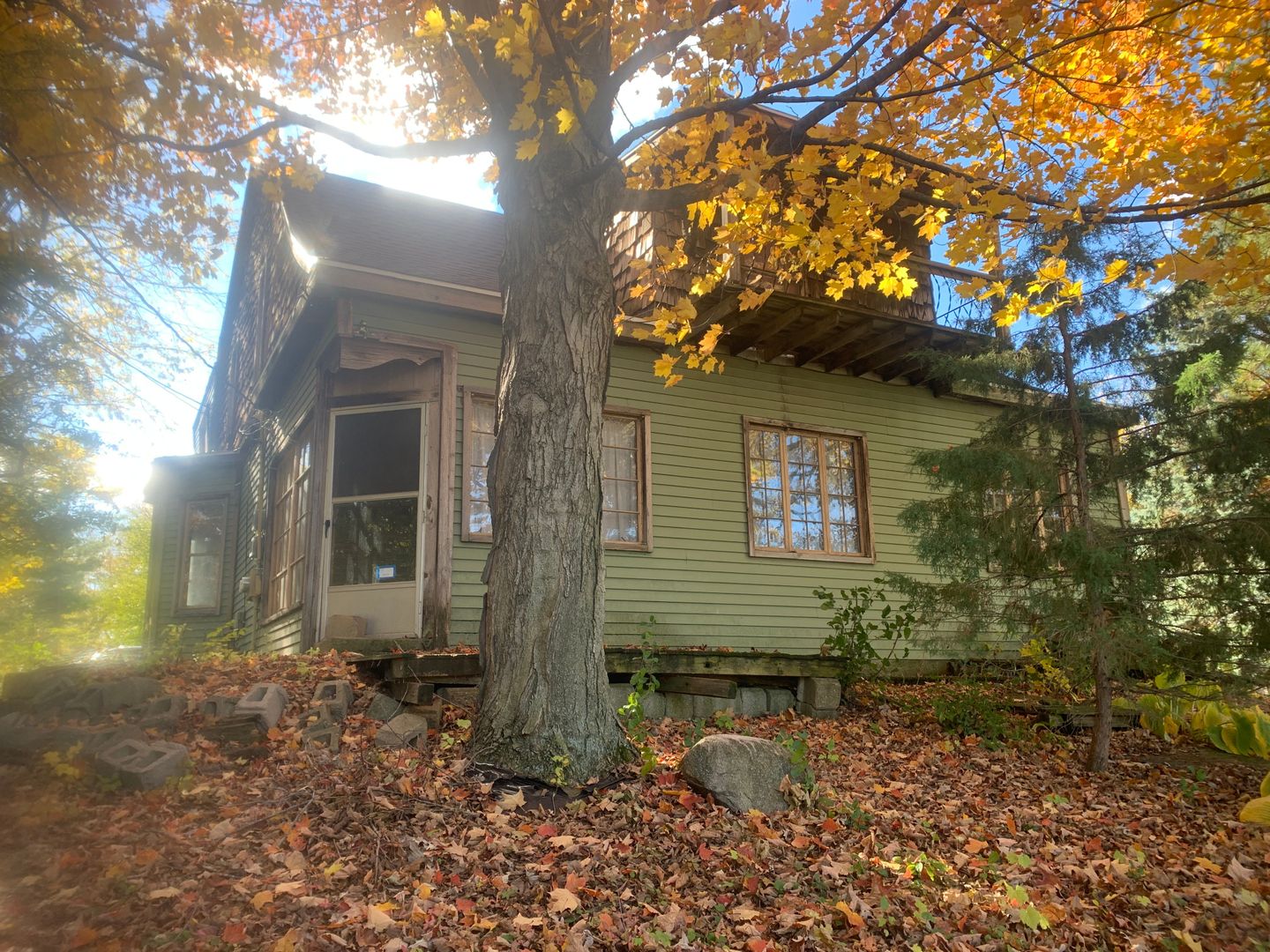 Milton Apartment: 341 - 343 College St.