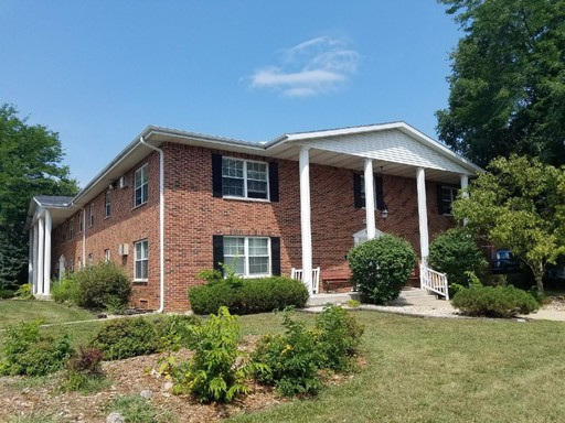 FREE AUGUST RENT!!! 55 & OLDER Pet Friendly, Secured Building, Includes Garage