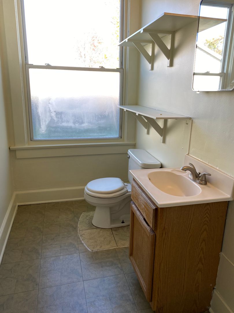 Janesville Apartment: 1347 Center Avenue