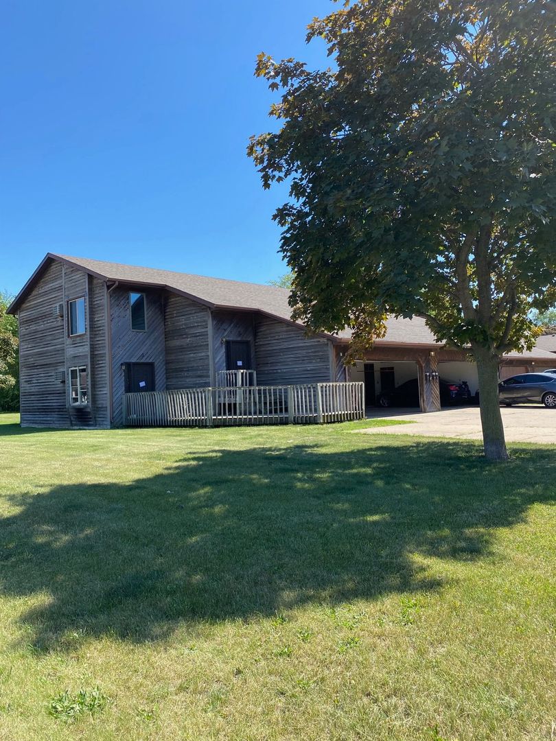 South Beloit Apartment: 5185 Cheney Dr