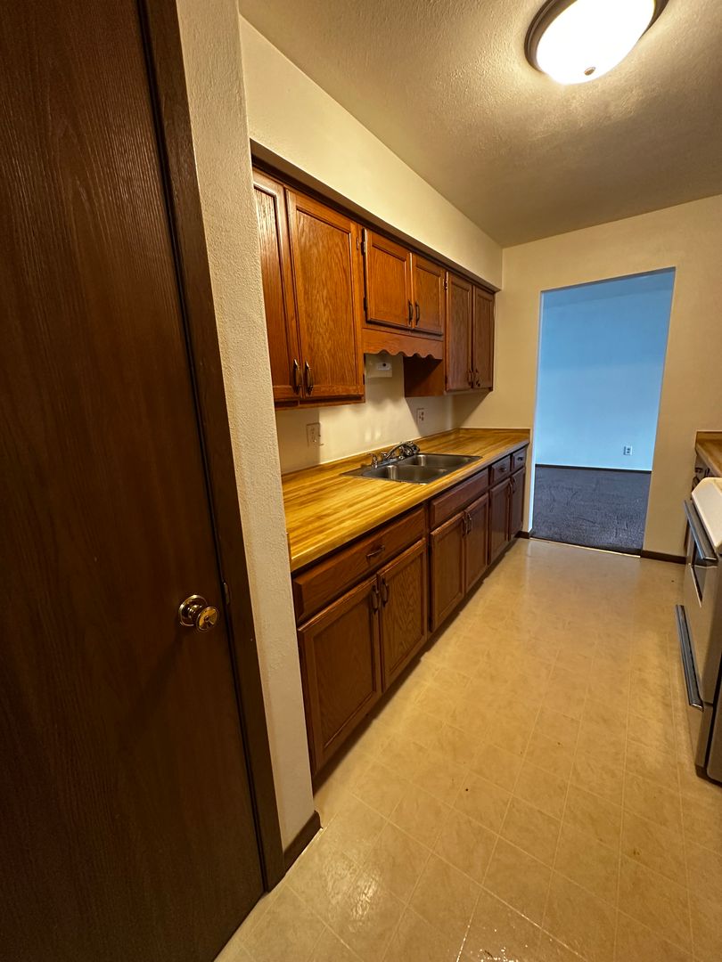 Beloit Apartment: 501 W. Grand Ave.