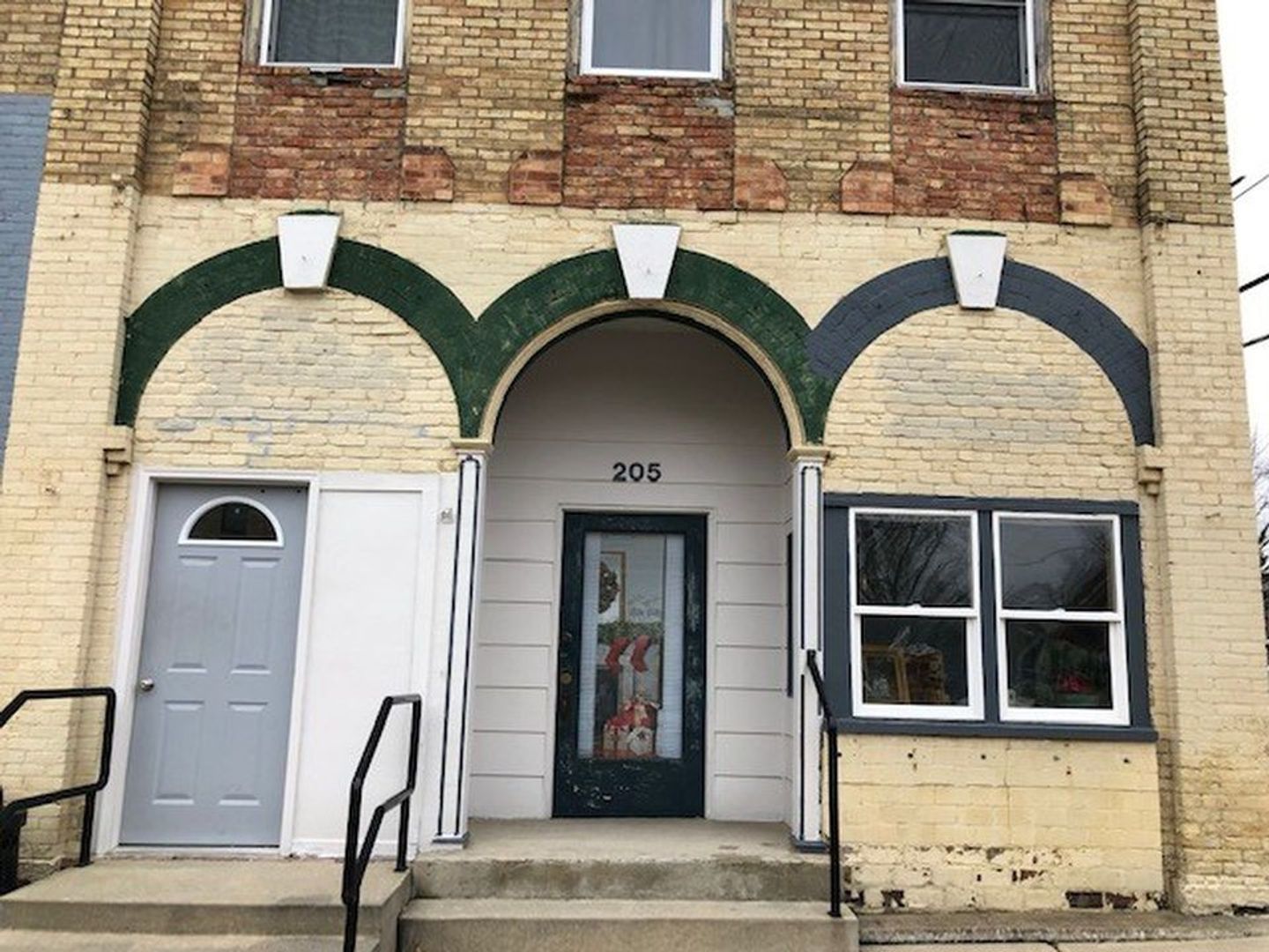 Sharon Apartment: 205 Baldwin St.