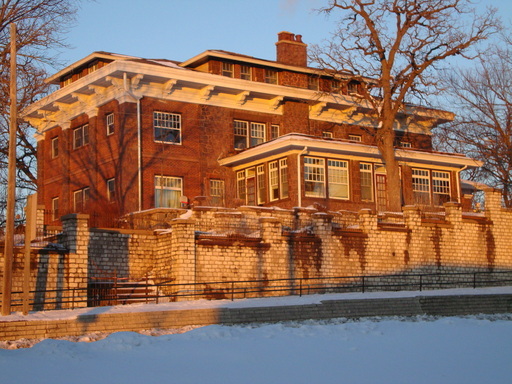 Edgerton Apartment: 1 N.Catlin