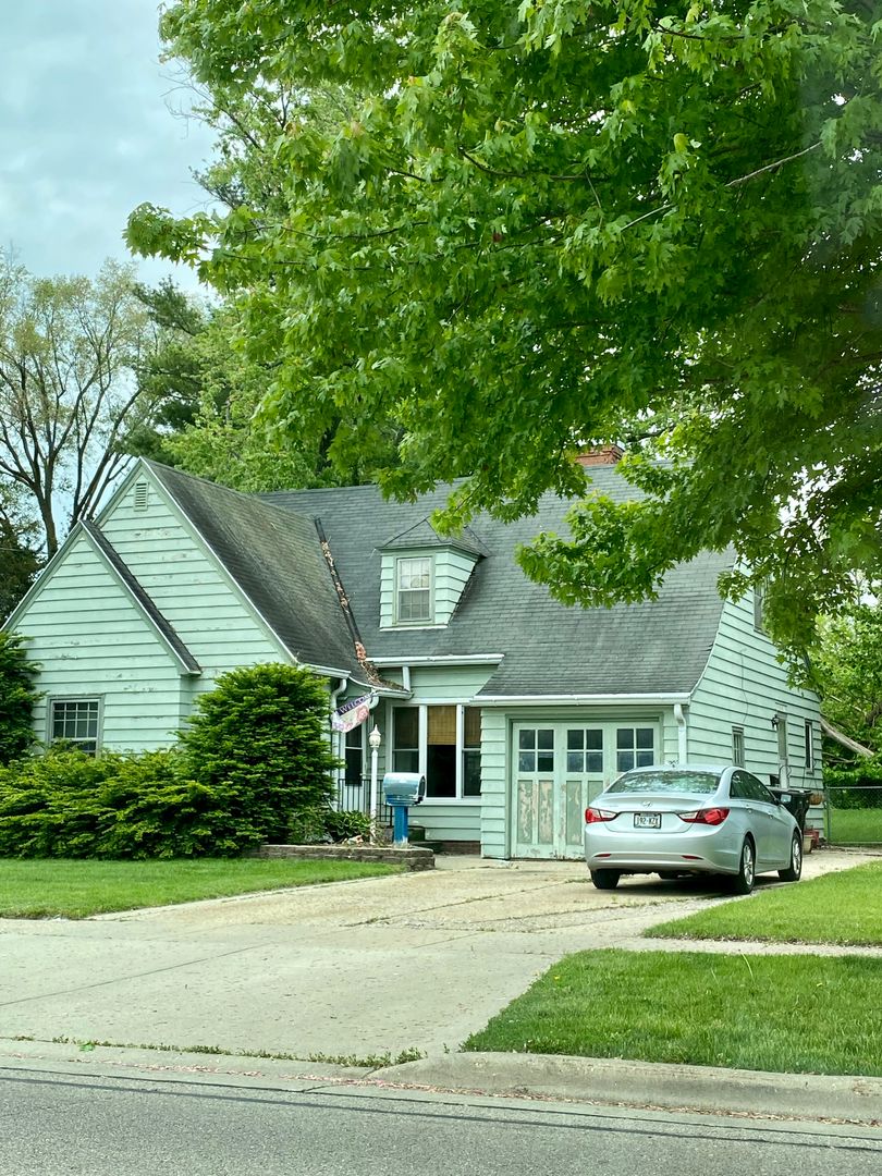 Beloit Apartment: 1320 Hackett St.