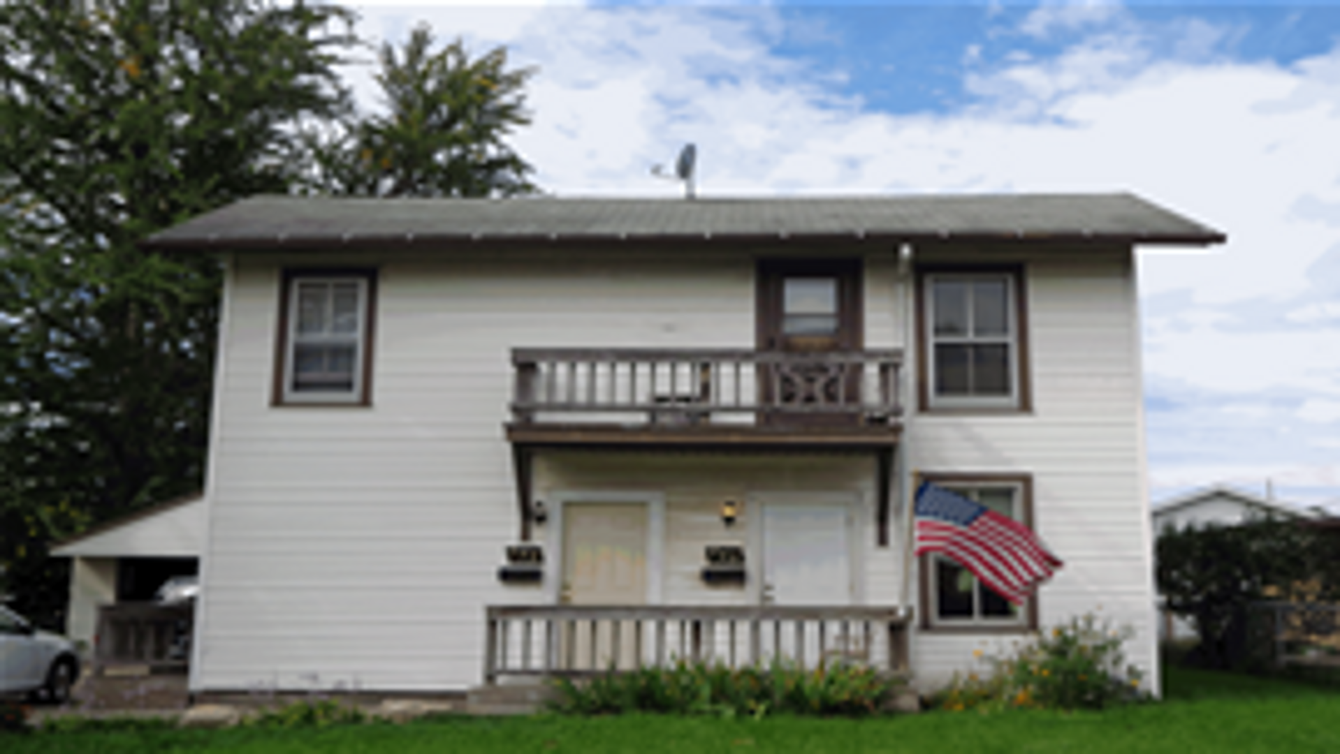 Janesville Apartment: 743 - 745 Milton Ave.
