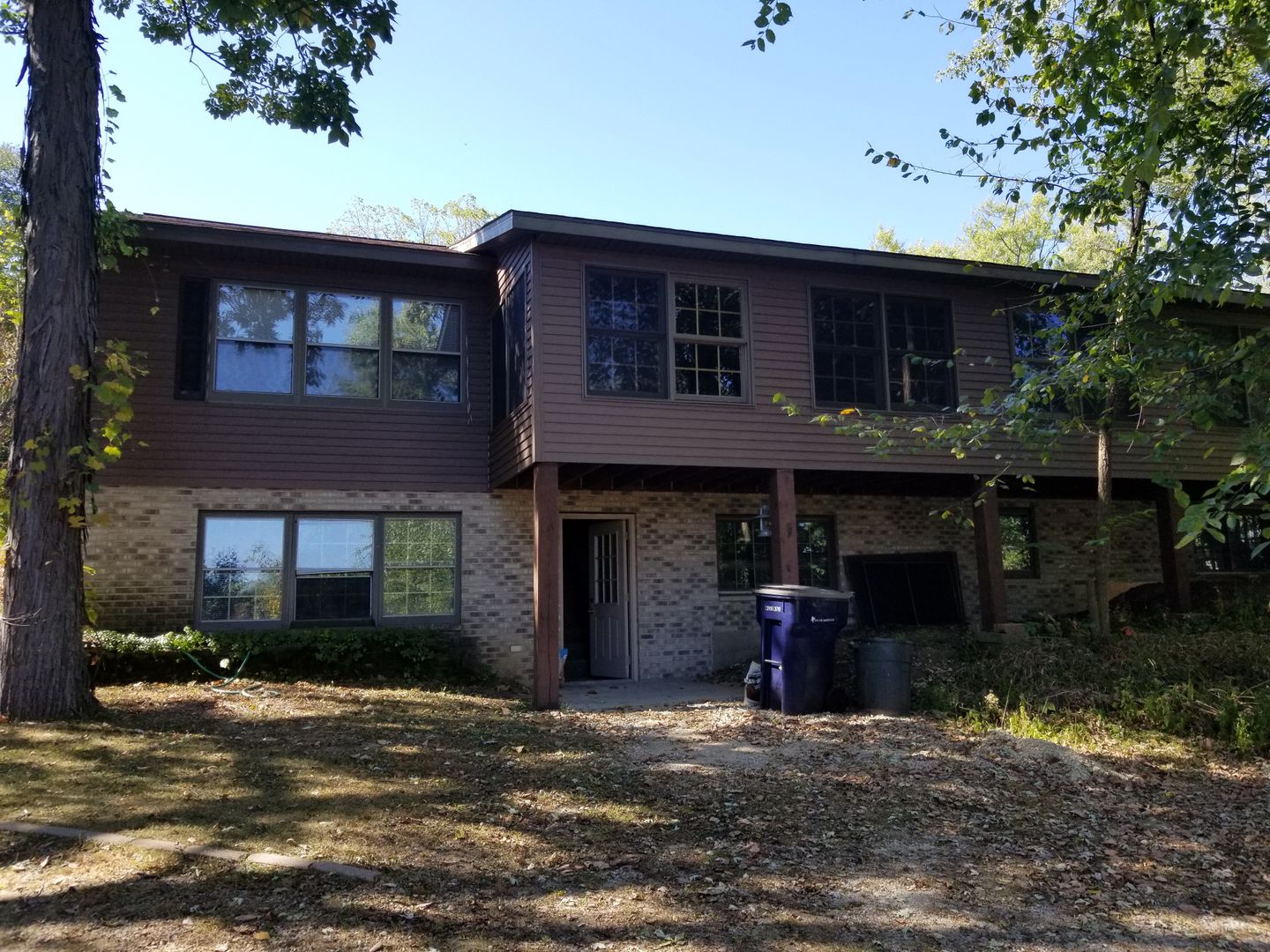 Janesville Apartment: 1223-1225 Elgin Ave.