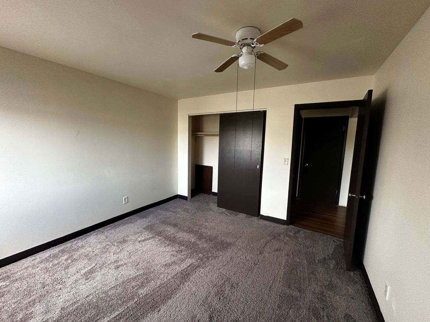 Beloit Apartment: 614 Broad St.