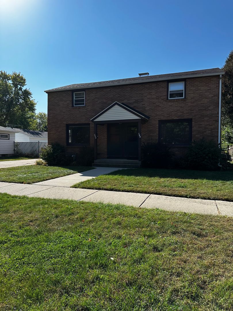 Janesville Apartment: 809 - 811 Miller Ave.