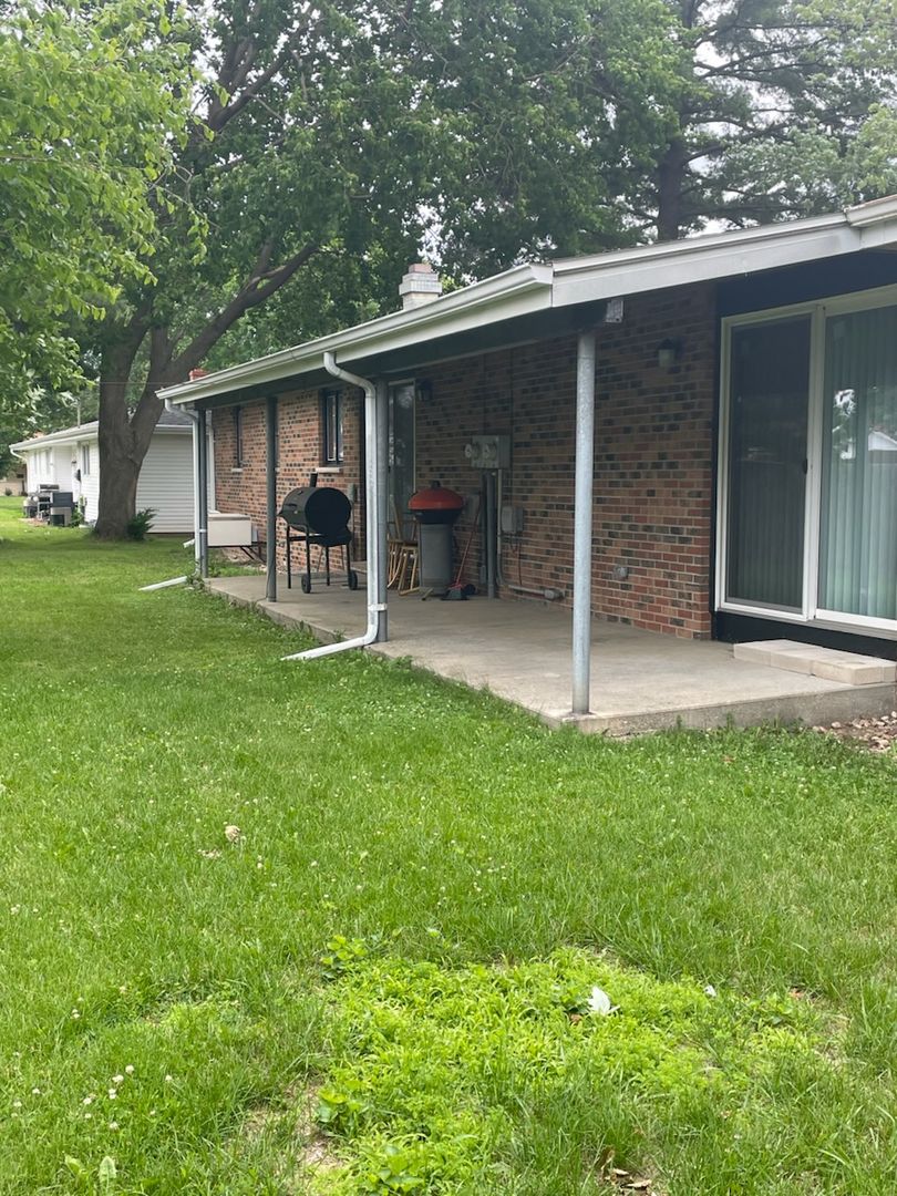 Janesville House: 2218 W. Wall St.