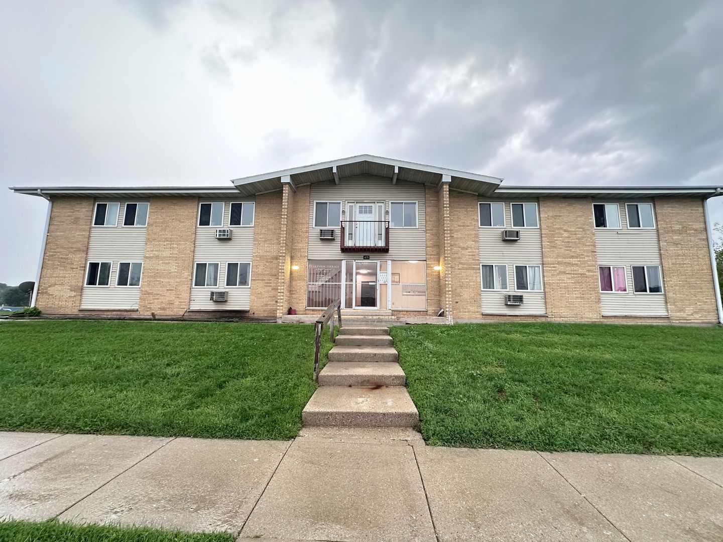 Delavan Apartment: 410 N. Terrace St.