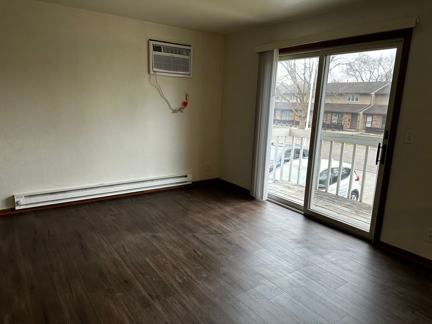 Janesville Apartment: 1508 - 1514 Holly Dr.