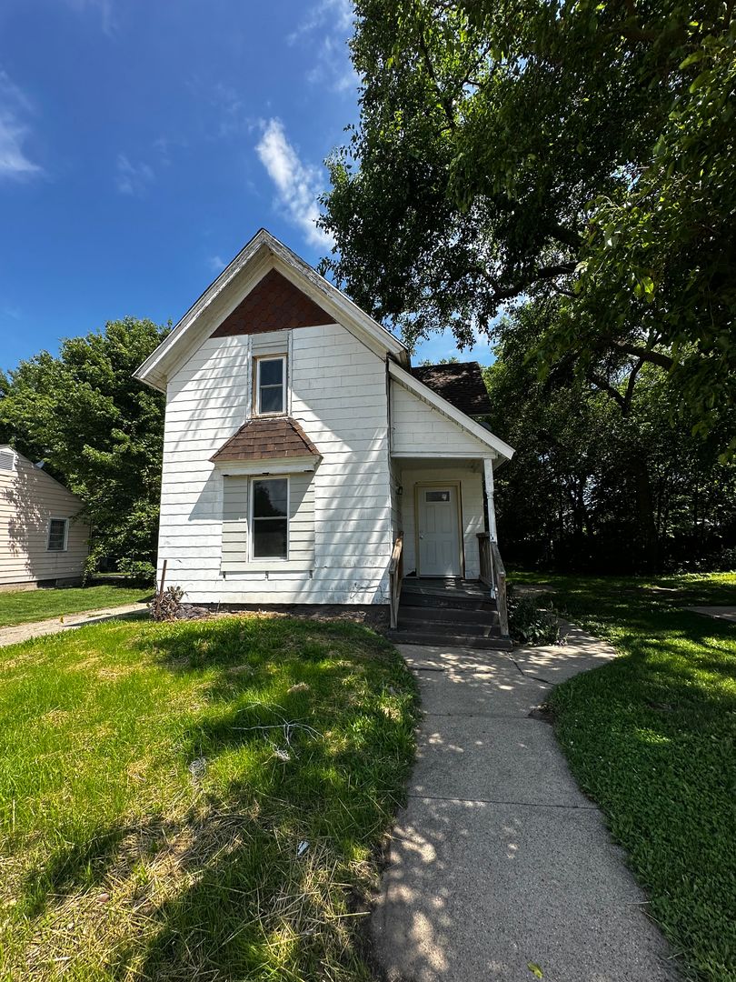 Beloit House: 723 Shirland Ave.
