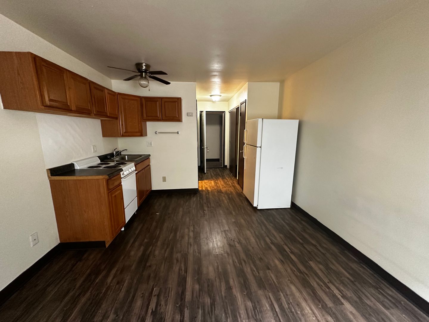 Beloit Apartment: 614 Broad St.