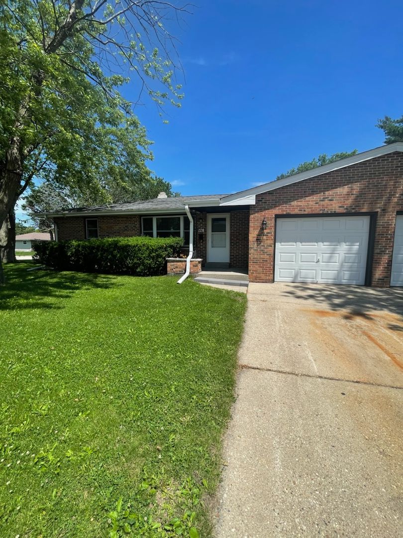 Janesville House: 2218 W. Wall St.