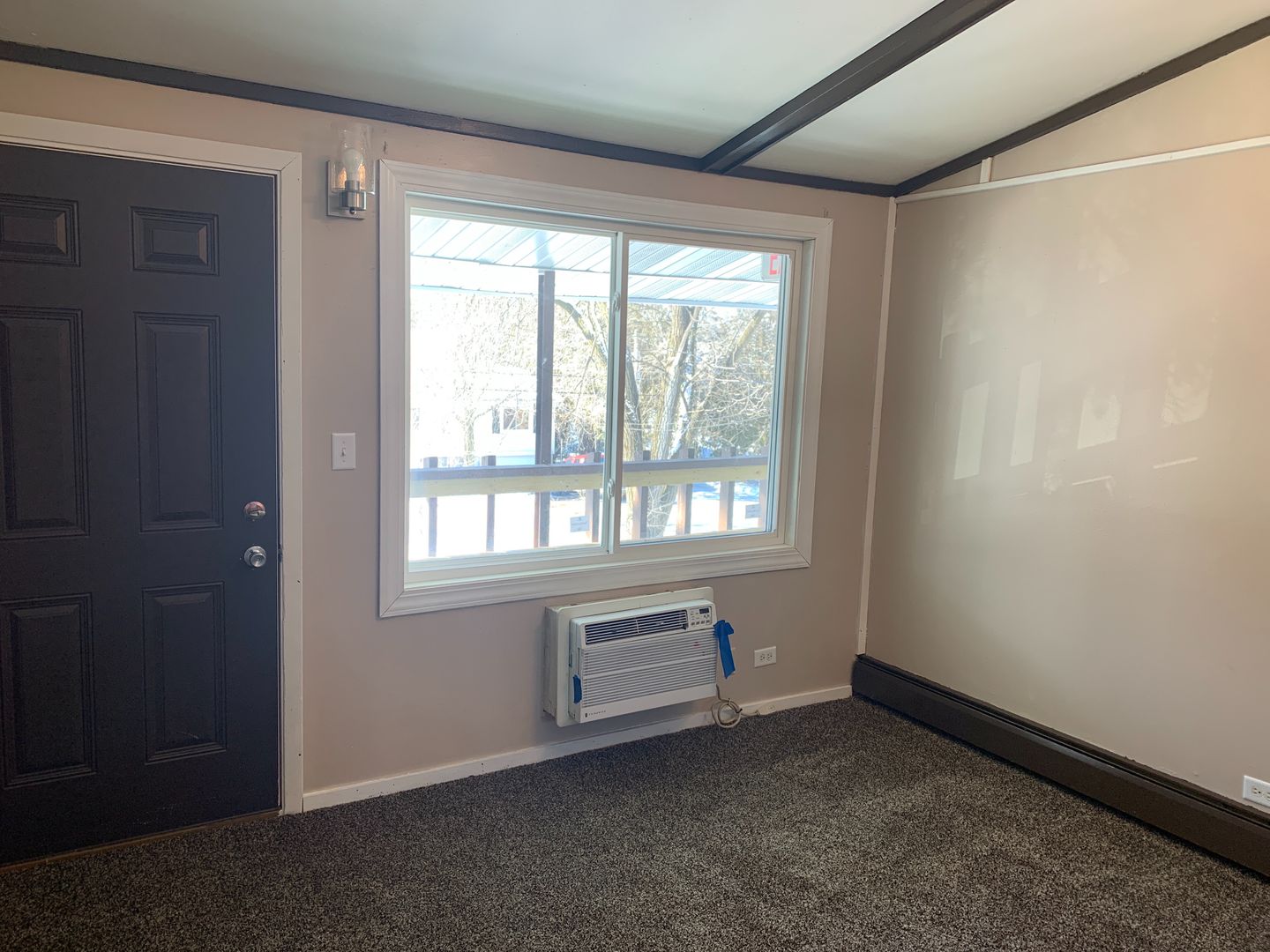 Jefferson Apartment: 324 N. Elizabeth Ave.