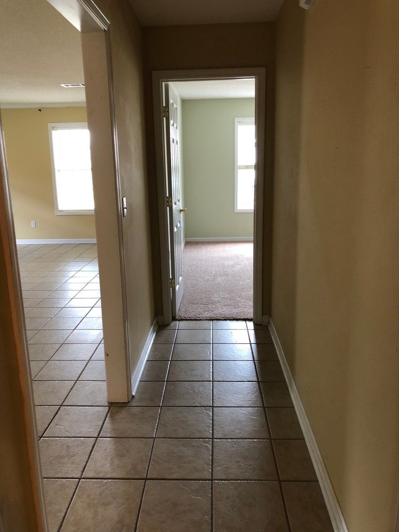 Oxford Townhome: 101 Private Rd 3089