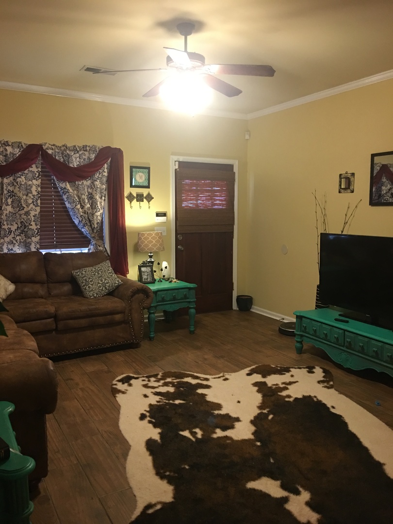 Oxford Townhome: 125 Cypress Glen