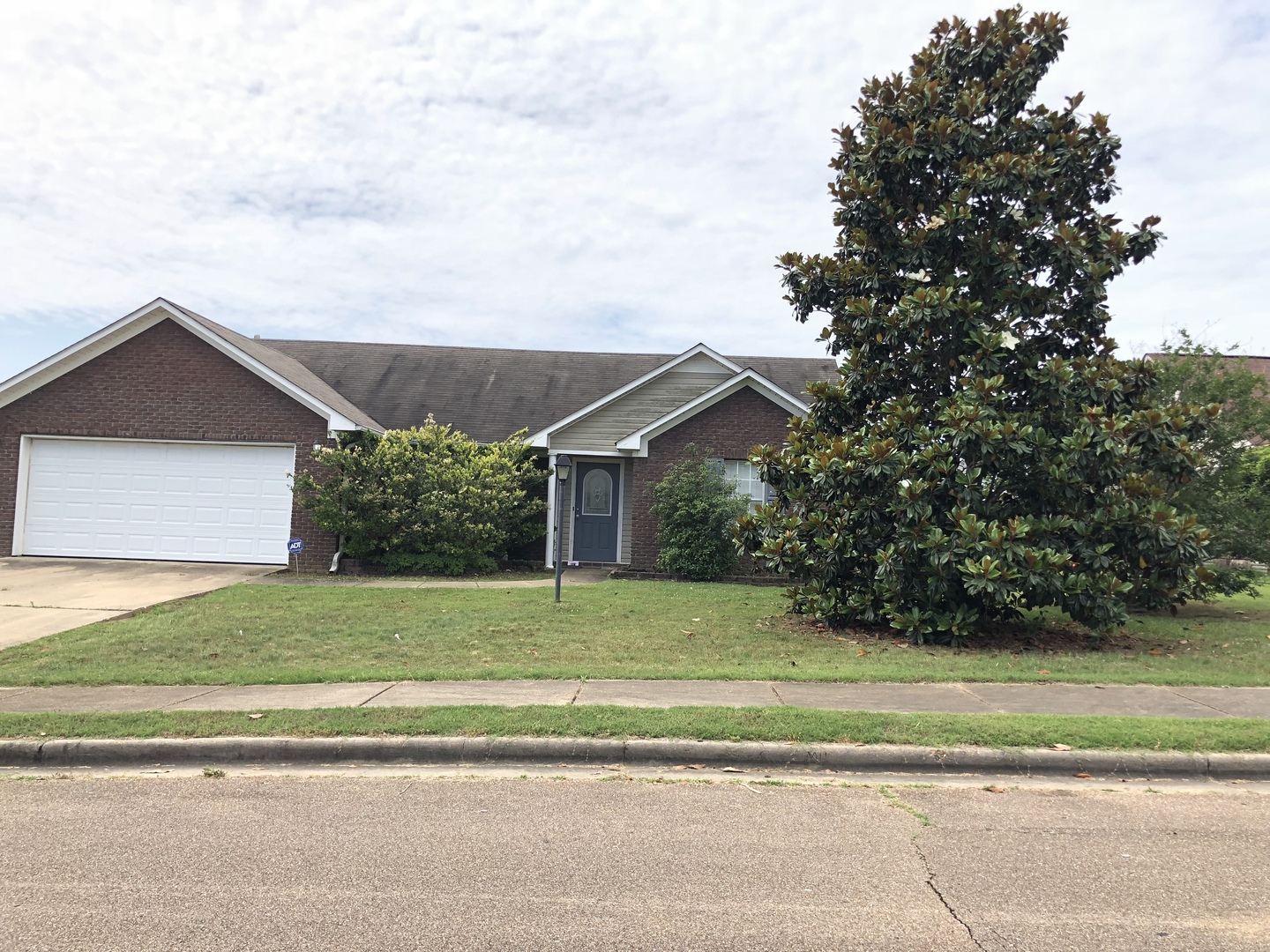 Oxford House: 112 Eagle Point Loop