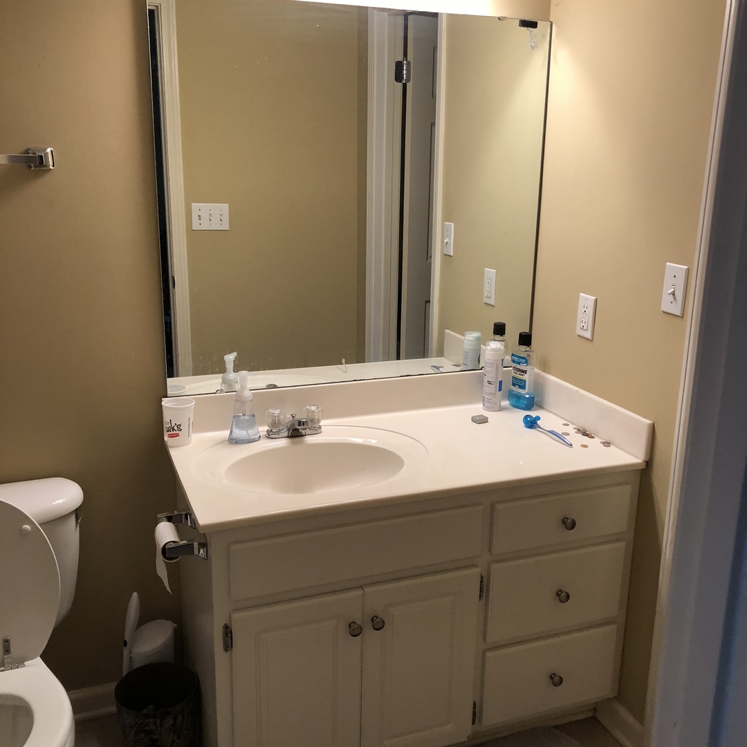 Oxford House: 112 Eagle Point Loop