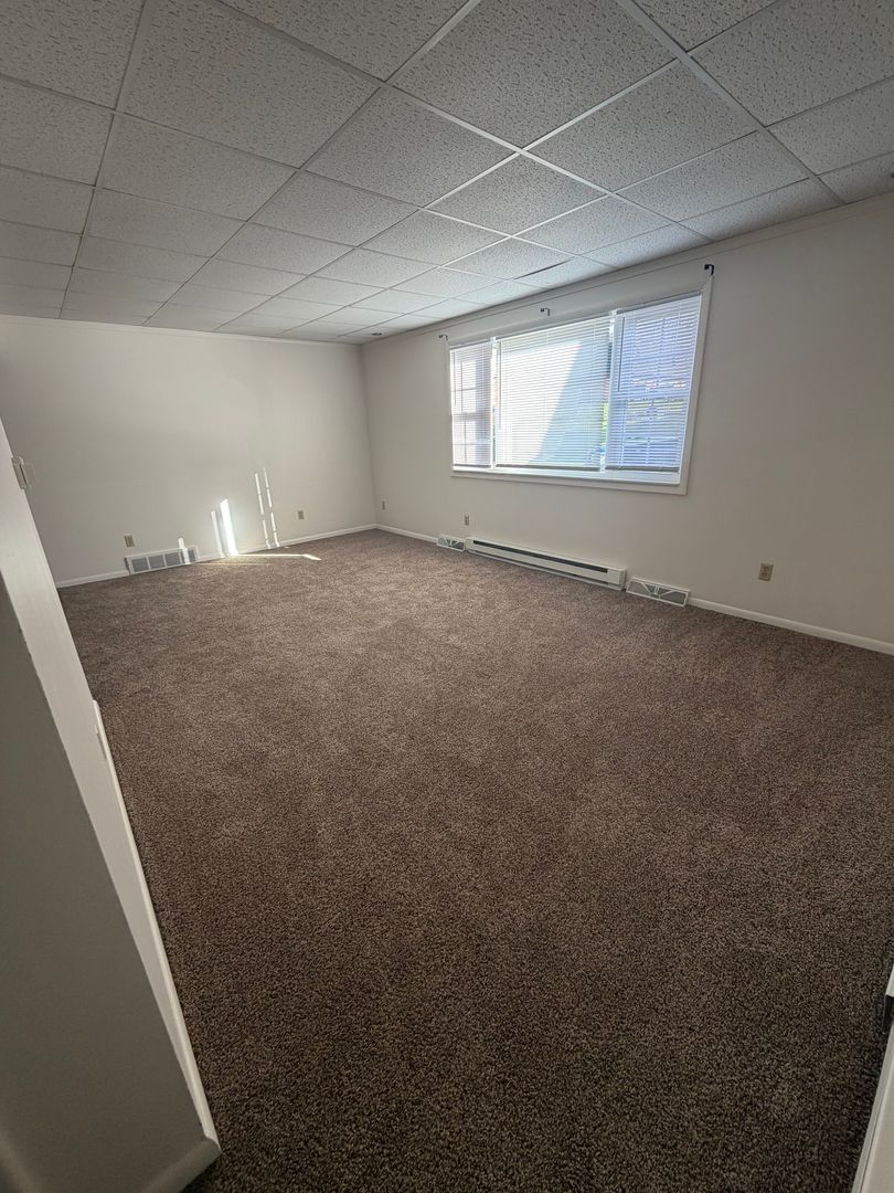 Erie Apartment: Lancaster Road