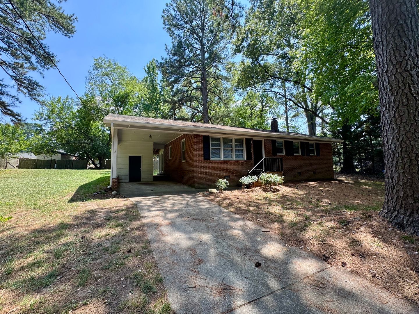Raleigh House: 505 Locust Ln.