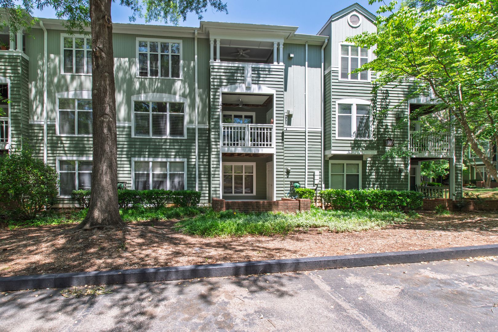 Raleigh House: 1010 Nicholwood Dr. # 103