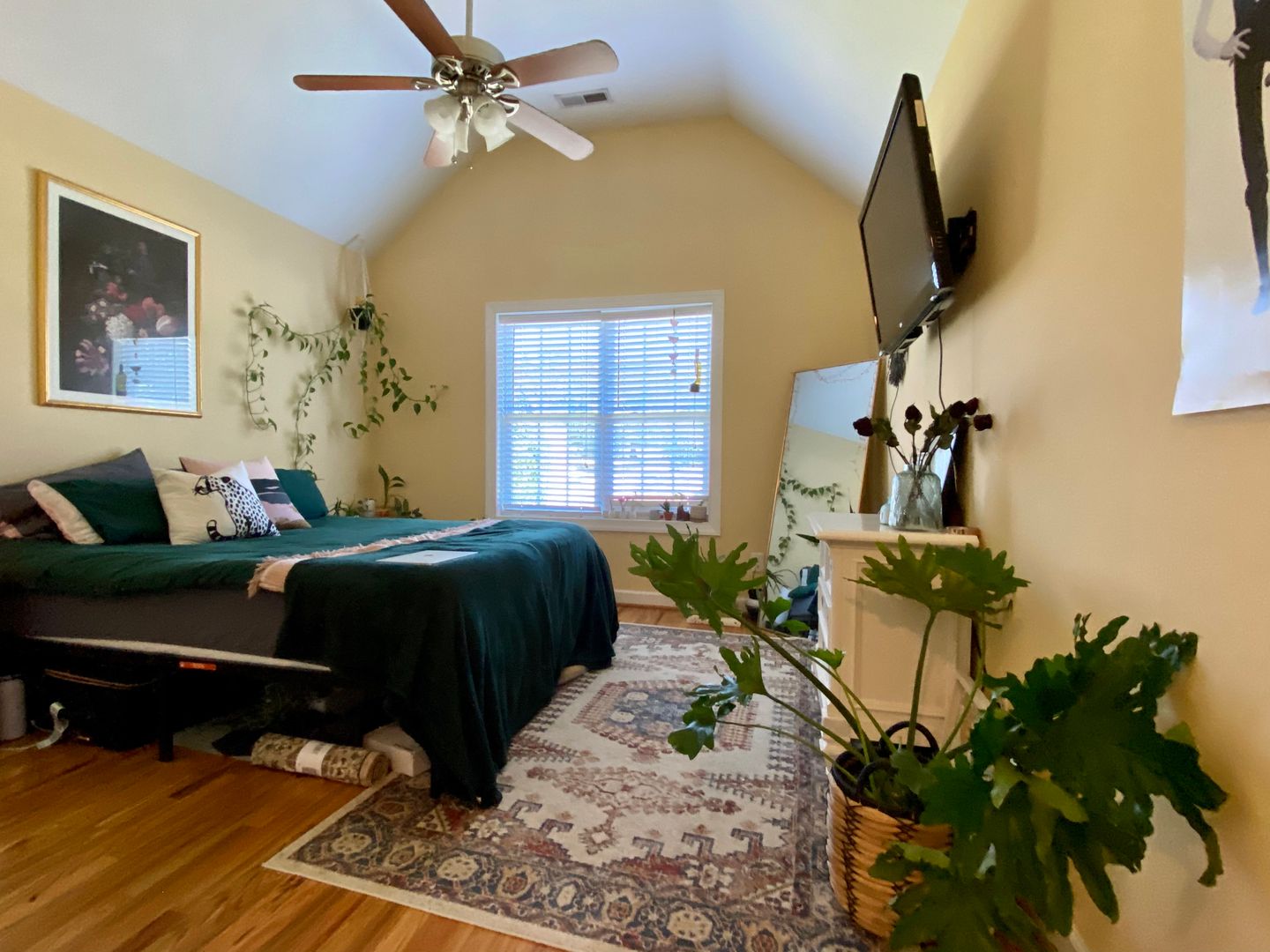 Raleigh House: 3925 Lexington Dr.