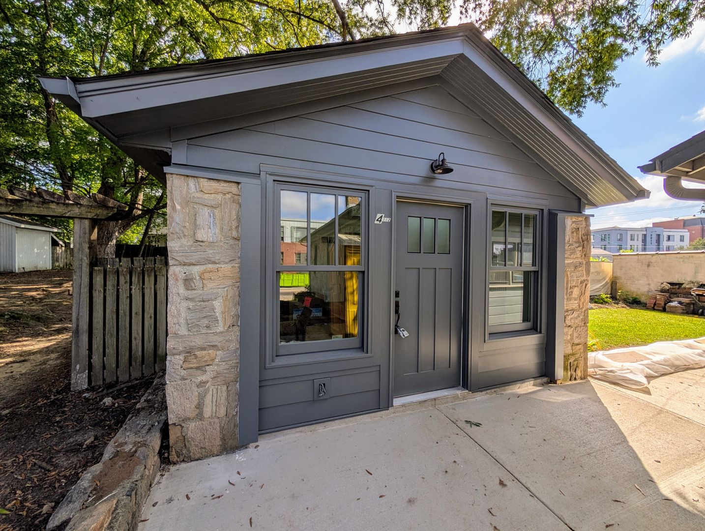 Raleigh Condo: 4 1/2 Dixie Trl.